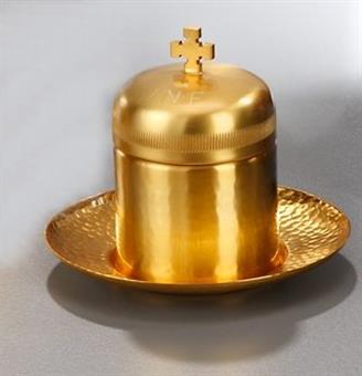 oil jar on plate 