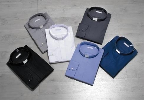 Collarhemd, hellblau kurzarm Größe 38 